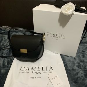 Camelia Roma Leather Crossbody Bag (Black)